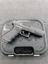 GLOCK 17 RTF2 9MM LUGER (9x19 PARA) - 1 of 3