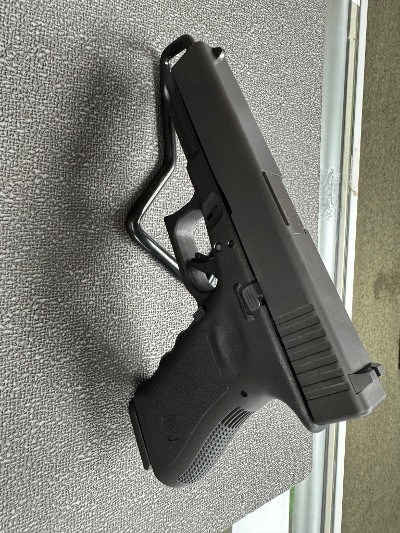 GLOCK 22 .40 S&W