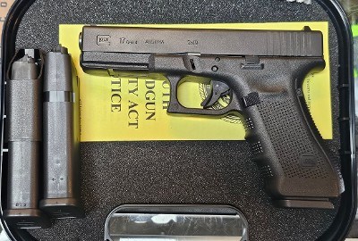 GLOCK MODEL G17 GEN 3 NEAR MINT 9MM LUGER (9x19 PARA)