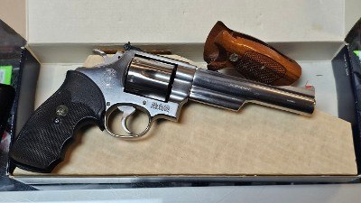 SMITH & WESSON MODEL 629-1 44 MAG .44 MAGNUM