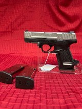 SMITH & WESSON SD40 VE .40 S&W - 1 of 3