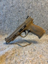 SMITH & WESSON M&P 40 M2.0 .40 S&W - 2 of 3 SMITH & WESSON M&P 40 M2.0 .40 S&W - 2 of 3