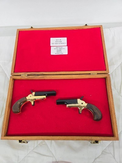 BUTLER ARMS USA Derringer Pair w/Wood Hard Case .22 Short