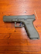 GLOCK G17 RTF2 VICKERS TACTICAL 9MM LUGER (9x19 PARA) - 3 of 3
