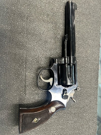 SMITH & WESSON K-22
.22 LR