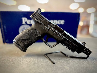 SMITH & WESSON M&P 45 M2.0 .45 ACP