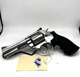 SMITH & WESSON 686-6 .357 MAG