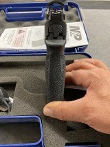 SMITH & WESSON M&P9 PRO SERIES C.O.R.E. 9MM LUGER (9x19 PARA) - 3 of 3 SMITH & WESSON M&P9 PRO SERIES C.O.R.E. 9MM LUGER (9x19 PARA) - 3 of 3