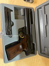 BROWNING BUCKMARK
.22 LR - 2 of 3 BROWNING BUCKMARK
.22 LR - 2 of 3