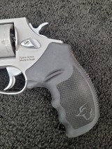 TAURUS JUDGE .45 LC/.410 GA - 2 of 3