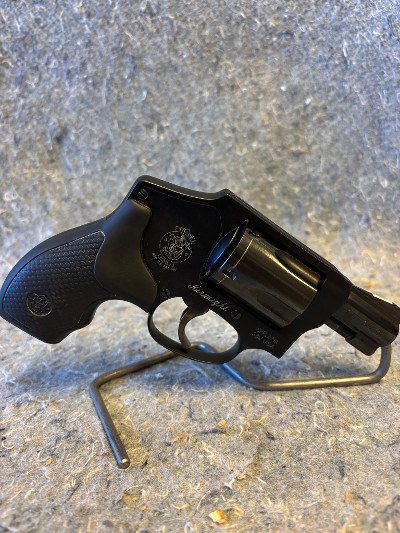 SMITH & WESSON MODEL 442-2 AIRWEIGHT .38 SPL +P