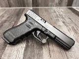 GLOCK 22 GEN 4 40 Smith & Wesson - 2 of 3