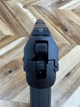 HECKLER & KOCH USP45 V1 .45 ACP - 3 of 3