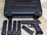 SMITH & WESSON M&P 40 .40 S&W - 1 of 3