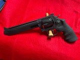 SMITH & WESSON 629-6 PC Stealth Hunter
.44 MAGNUM