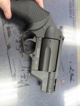 TAURUS JUDGE .45 LC/.410 GA