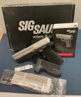 SIG SAUER SP2022 9MM LUGER (9x19 PARA) - 1 of 3
