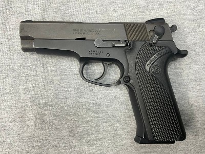 SMITH & WESSON 910 9MM LUGER (9x19 PARA)