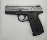 SMITH & WESSON SD40 VE .40 S&W - 2 of 3