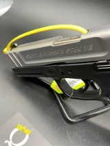 SMITH & WESSON SD40 VE .40 S&W - 2 of 3