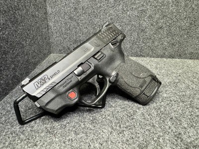 SMITH & WESSON M&P9 SHIELD M2.0 CRIMSON TRACE LASER 9MM LUGER (9X19 PARA)