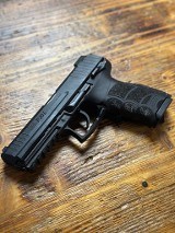 HECKLER & KOCH P30L .40 S&W