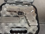 GLOCK G22 .40 S&W - 2 of 3