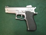 SMITH & WESSON Model 5906 9MM LUGER (9x19 PARA)
