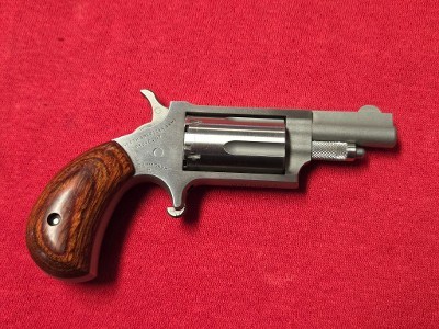 NORTH AMERICAN ARMS NAA-22M .22 lr & .22 mag