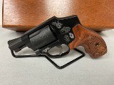 SMITH & WESSON 442-1 (ENGRAVED) .38 SPL - 2 of 3