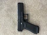 GLOCK G22 GEN 5 .40 S&W - 2 of 2