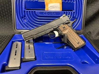 DAN WESSON FIREARMS SPECIALIST .45 ACP