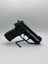 SIG SAUER P229 EQUINOX .40 S&W - 2 of 3