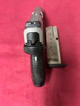 SMITH & WESSON SW40VE .40 S&W - 2 of 3