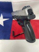 SMITH & WESSON SW40VE .40 S&W - 3 of 3