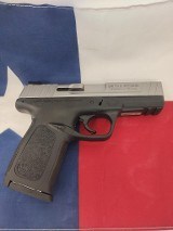 SMITH & WESSON SD40 VE .40 S&W - 2 of 3