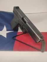 GLOCK G22 GEN 3 .40 S&W - 2 of 3