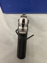 SMITH & WESSON 4006TSW 40 Smith & Wesson - 3 of 3