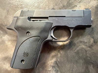 SMITH & WESSON MODEL 2214 .22 LR