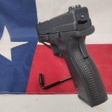 SPRINGFIELD ARMORY XD-40 .40 S&W - 3 of 3