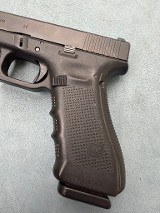 GLOCK G22
GEN 4 .40 CALIBER - 2 of 3
