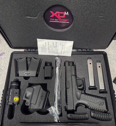 SPRINGFIELD ARMORY XD(M) 4.5" .40 S&W