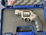 SMITH & WESSON 686 PLUS .357 MAG - 2 of 2