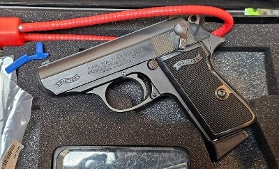 WALTHER PPK/S CHAMBERED IN .22 LR .22 LR