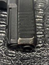 GLOCK 22 gen .40 S&W - 3 of 3