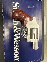 SMITH & WESSON 642 LADYSMITH .38 SPL - 2 of 3