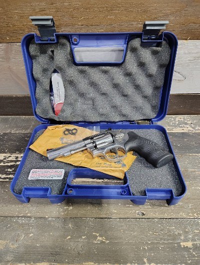 SMITH & WESSON 67-5 .38 SPL