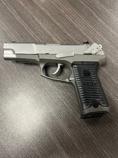 RUGER P89 9MM LUGER (9x19 PARA)