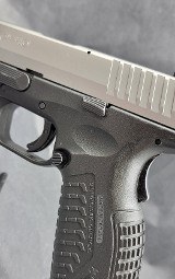 SPRINGFIELD ARMORY XDM .40 S&W - 3 of 3
