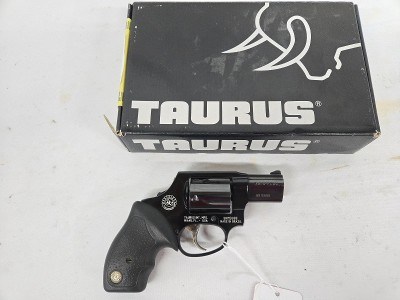 TAURUS Model 85 UL, Hammerless, Blued, Original Box .38 SPL